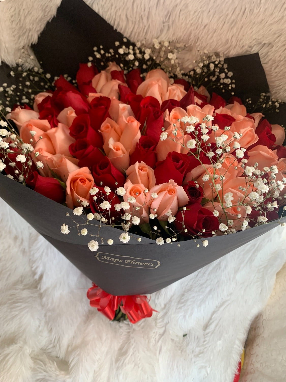 100 Roses Flower Buchon Bouquet