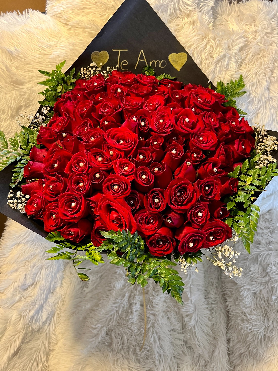 100 Roses Flower Bouquet with Pearls 