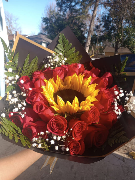 24 ROSES & 1 SUNFLOWER BOUQUET 🌻🌹