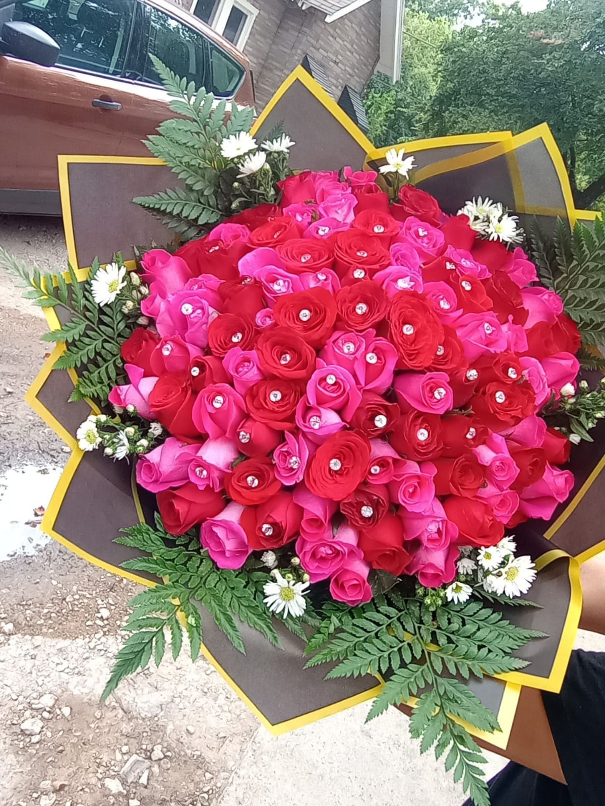 100 Roses Flower Bouquet with Pearls 